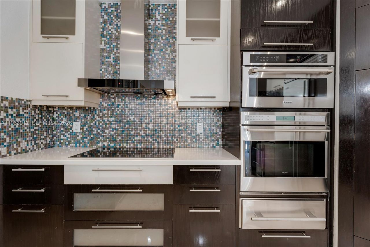 7044 NW 115th Ct, Doral, FL 33178 Photo