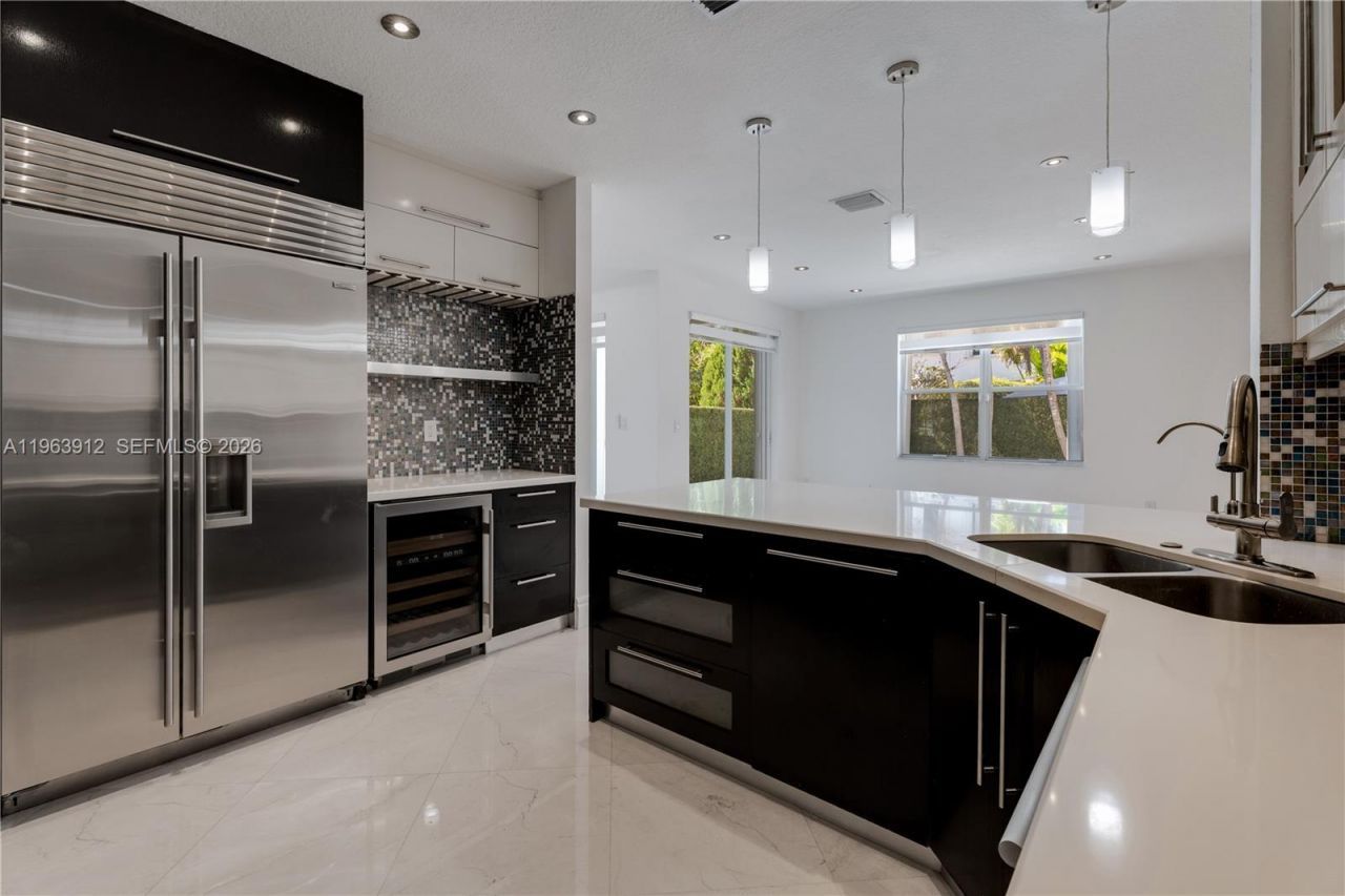 7044 NW 115th Ct, Doral, FL 33178 Photo