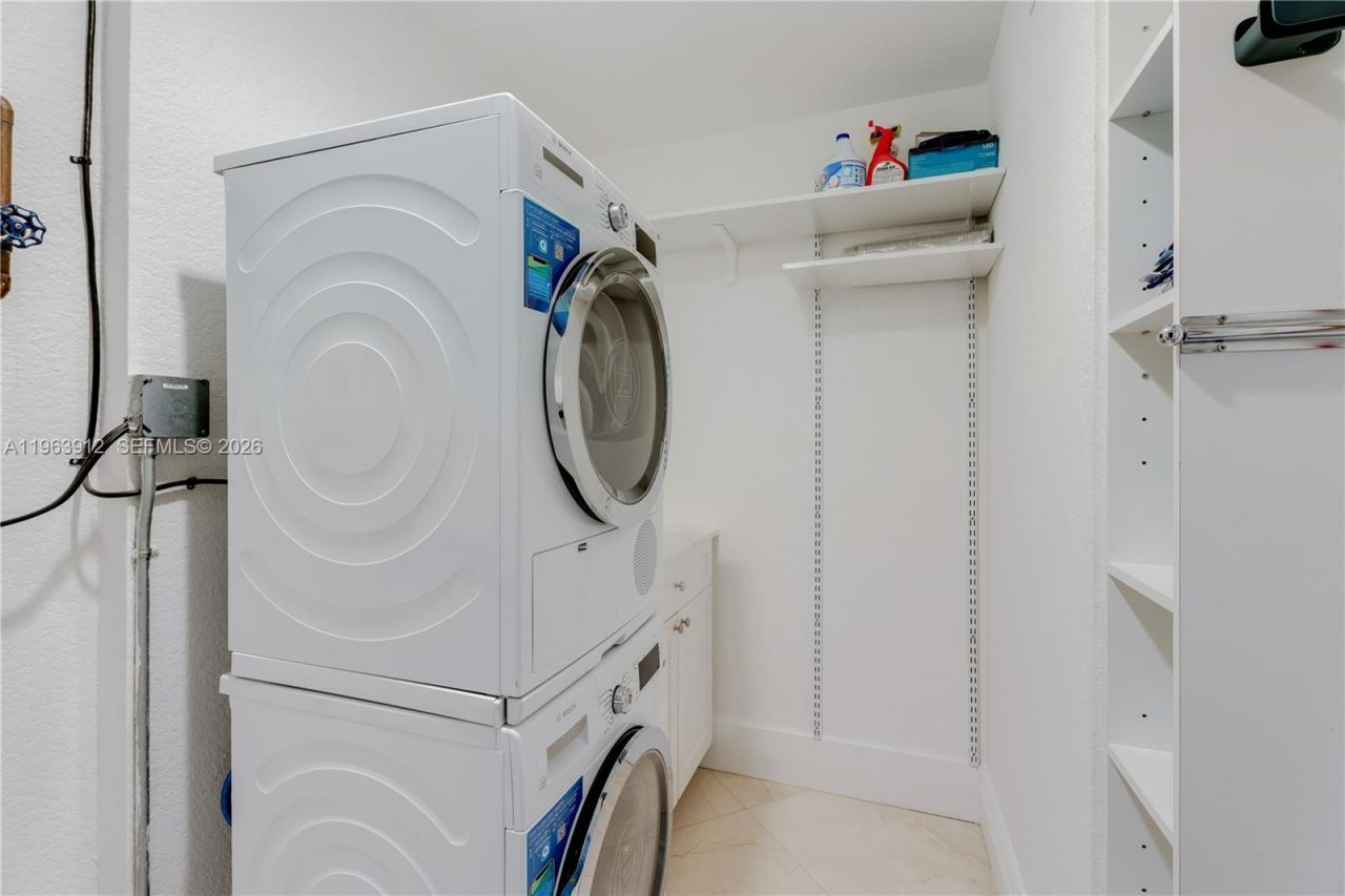 7044 NW 115th Ct, Doral, FL 33178 Photo