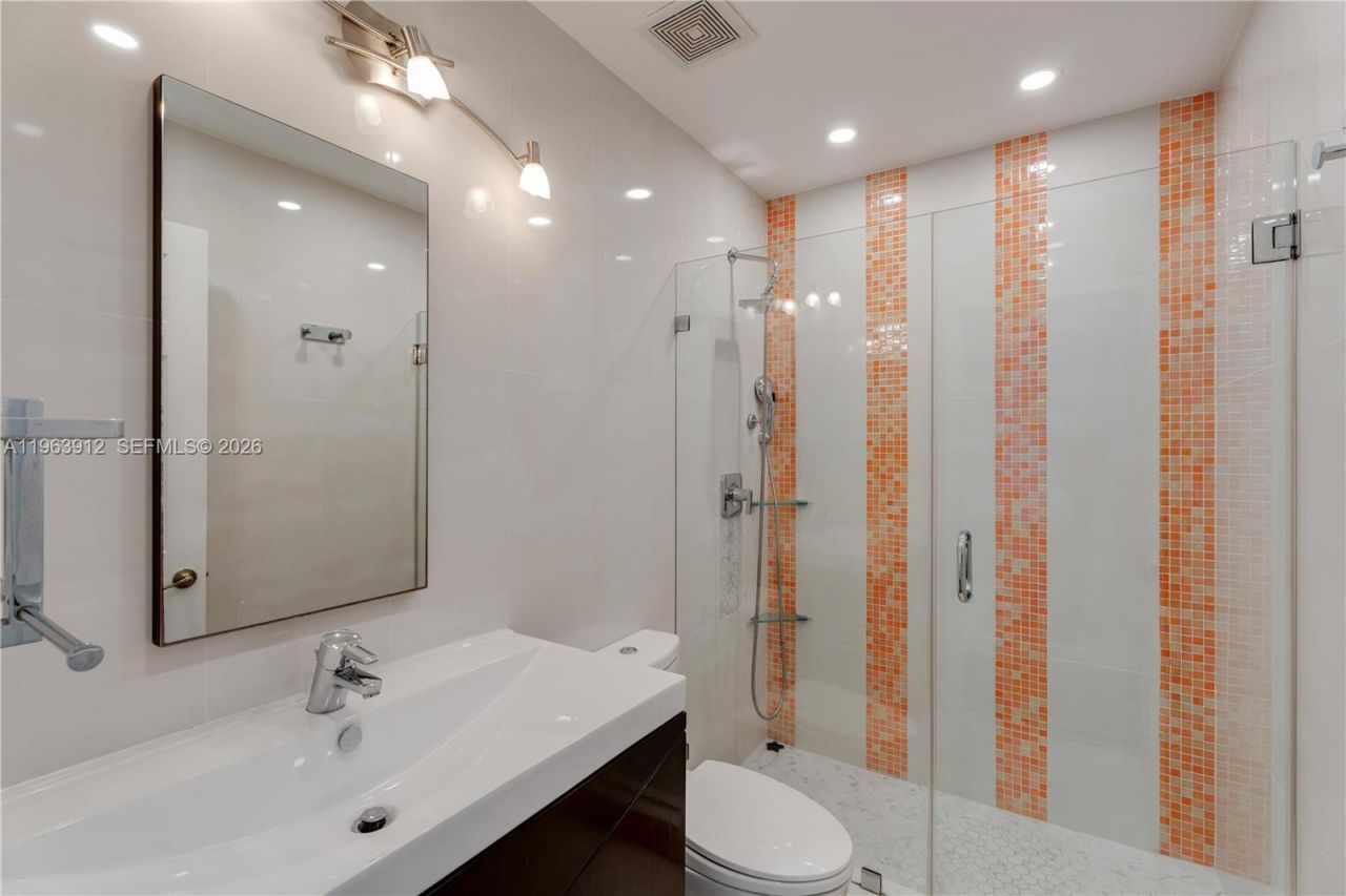 7044 NW 115th Ct, Doral, FL 33178 Photo