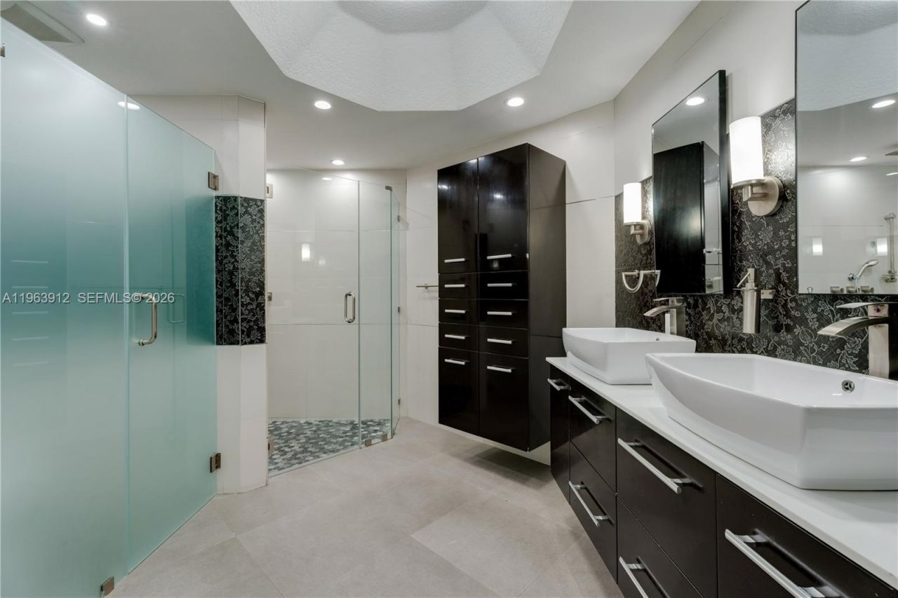 7044 NW 115th Ct, Doral, FL 33178 Photo