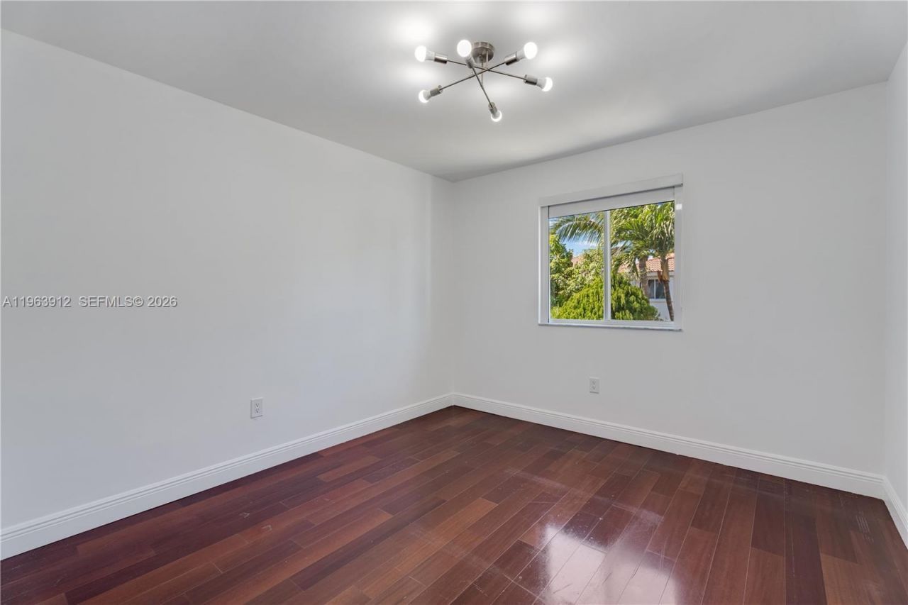 7044 NW 115th Ct, Doral, FL 33178 Photo