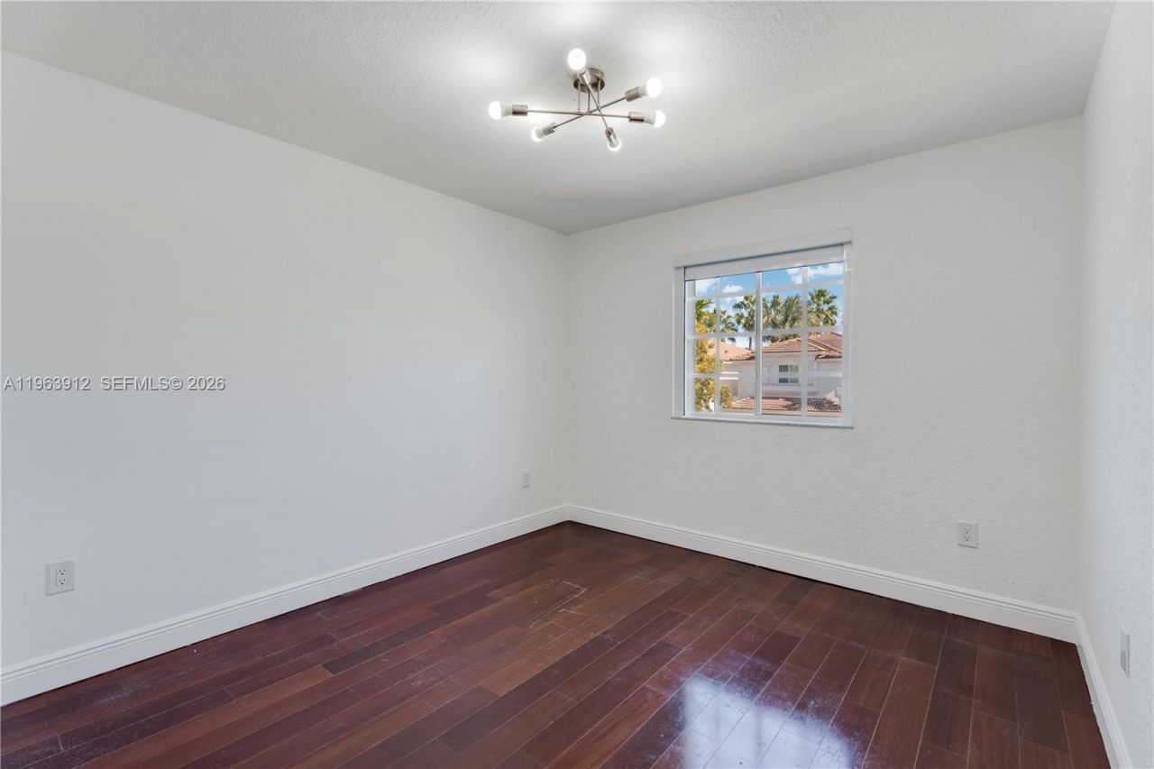 7044 NW 115th Ct, Doral, FL 33178 Photo