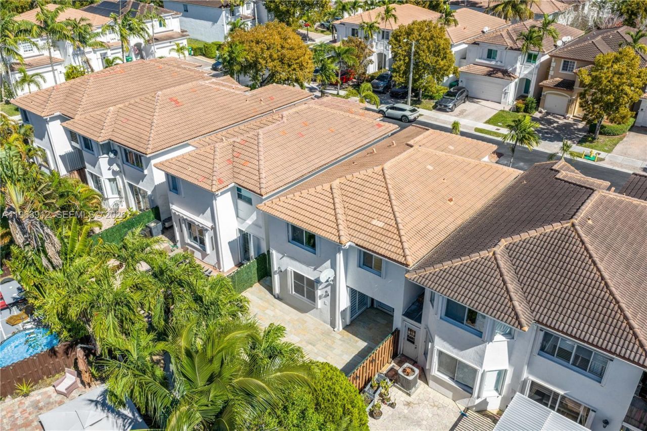 7044 NW 115th Ct, Doral, FL 33178 Photo