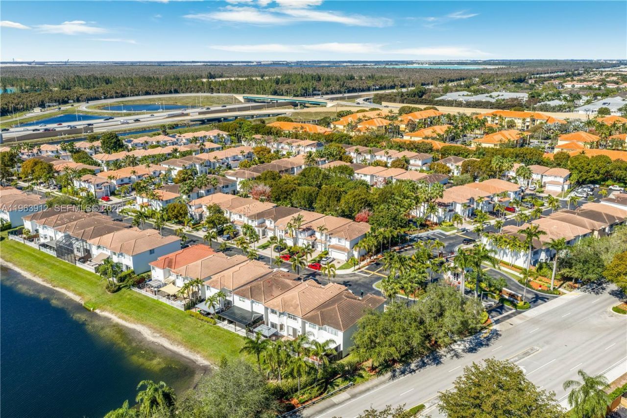 7044 NW 115th Ct, Doral, FL 33178 Photo