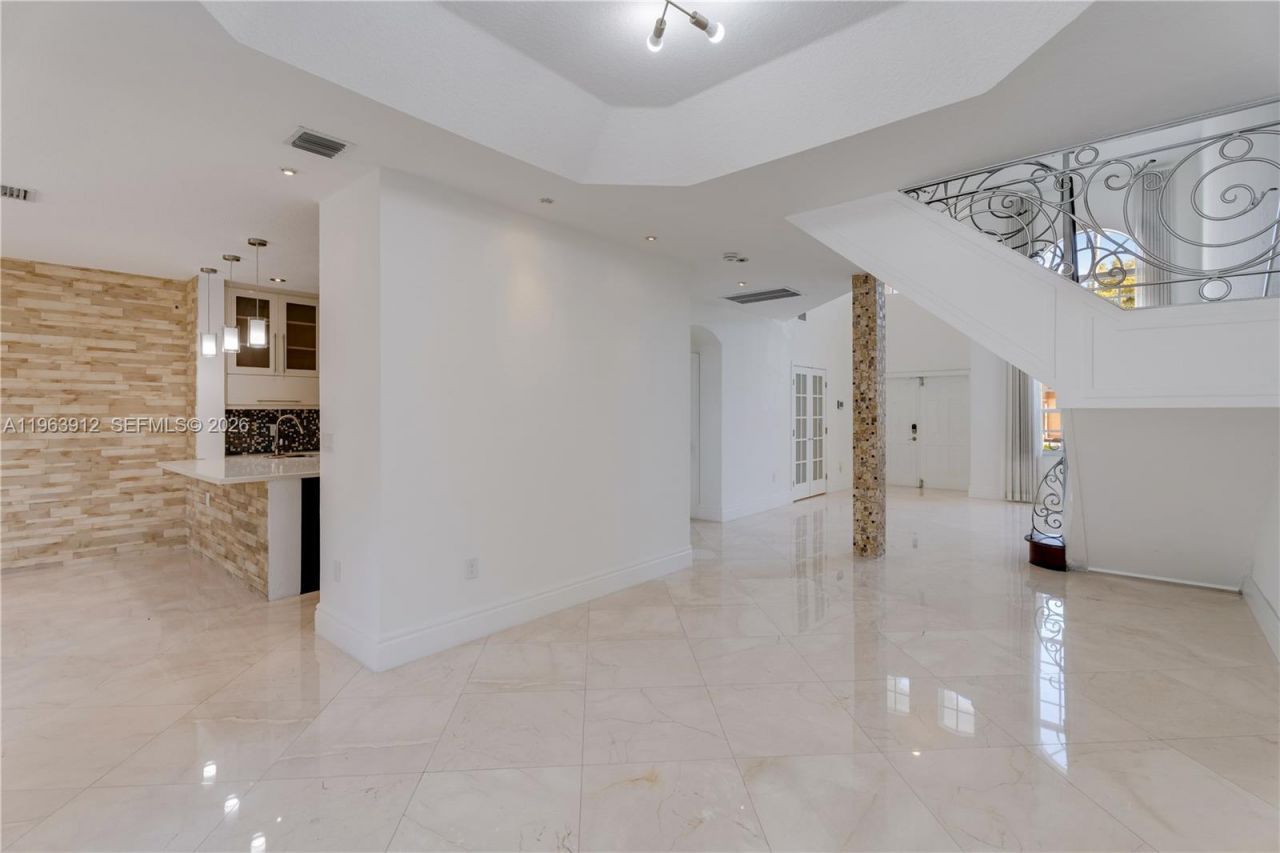 7044 NW 115th Ct, Doral, FL 33178 Photo