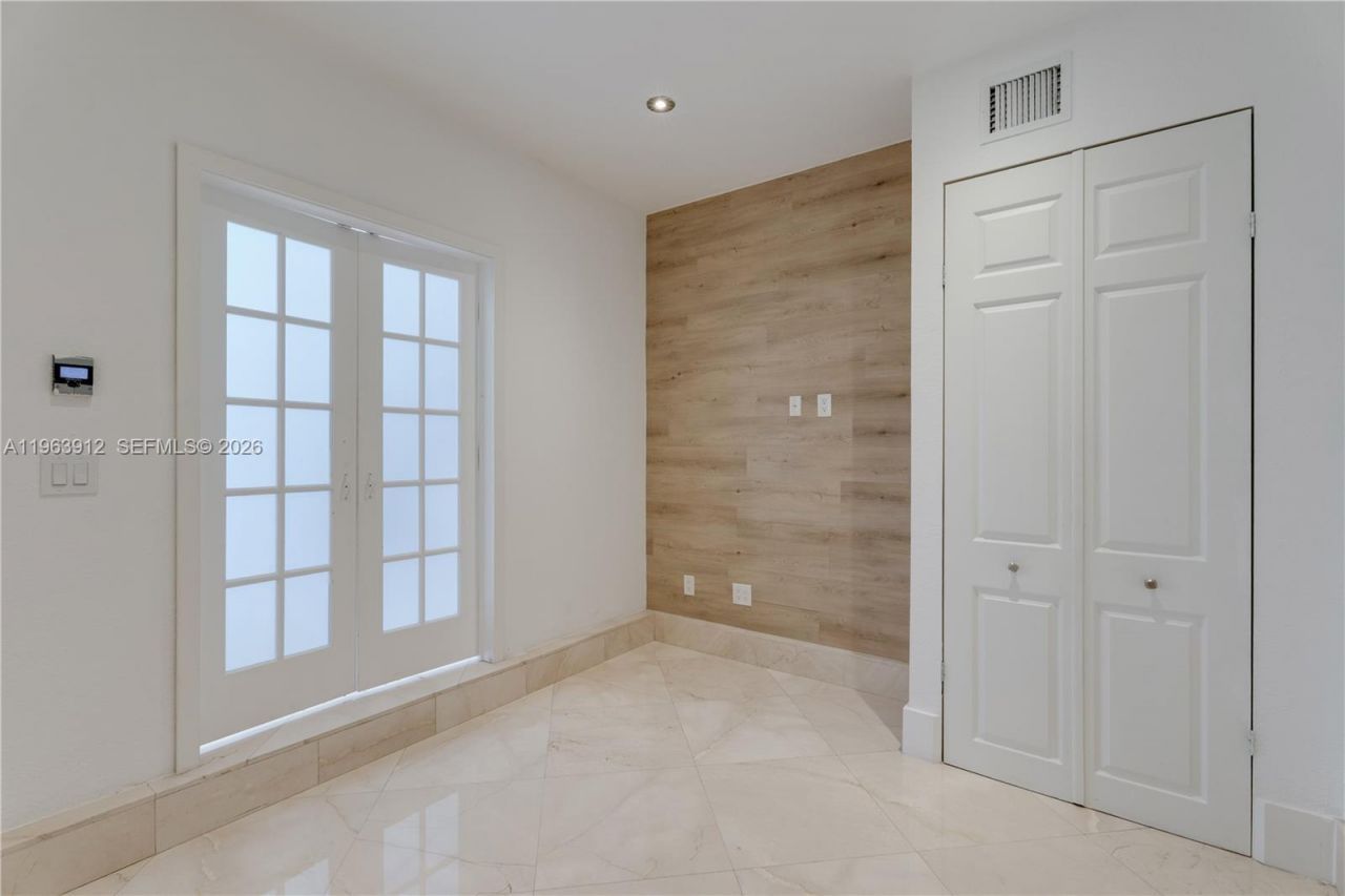 7044 NW 115th Ct, Doral, FL 33178 Photo