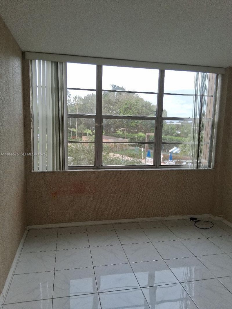 1300 St Charles Pl, Unit 302, Pembroke Pines, FL 33026 Photo