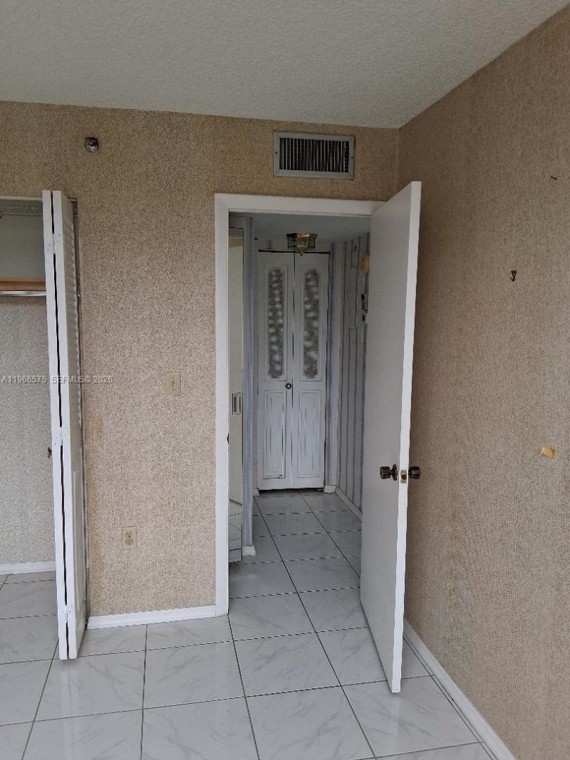 1300 St Charles Pl, Unit 302, Pembroke Pines, FL 33026 Photo