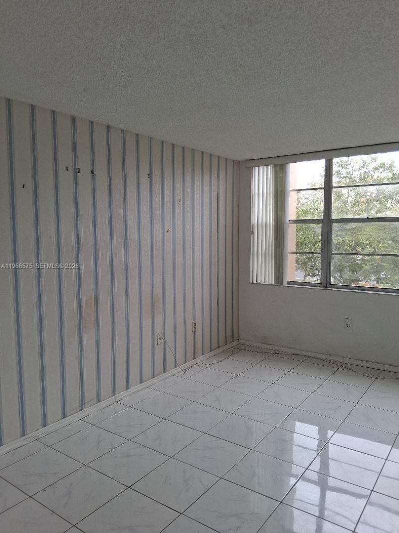 1300 St Charles Pl, Unit 302, Pembroke Pines, FL 33026 Photo