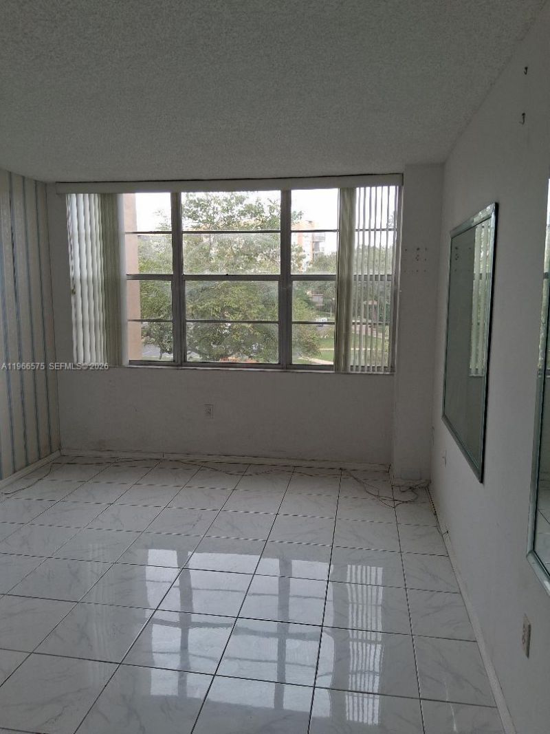 1300 St Charles Pl, Unit 302, Pembroke Pines, FL 33026 Photo