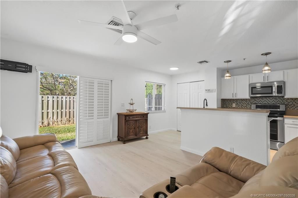 324 SE Bloxham Way, Stuart, FL 34997 Photo