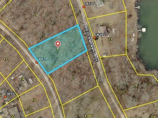 000 Greenwood Drive , Edwards, MO 65326