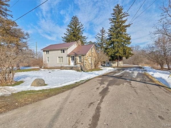 1717 S Sashabaw Road, Brandon Twp, MI 48462