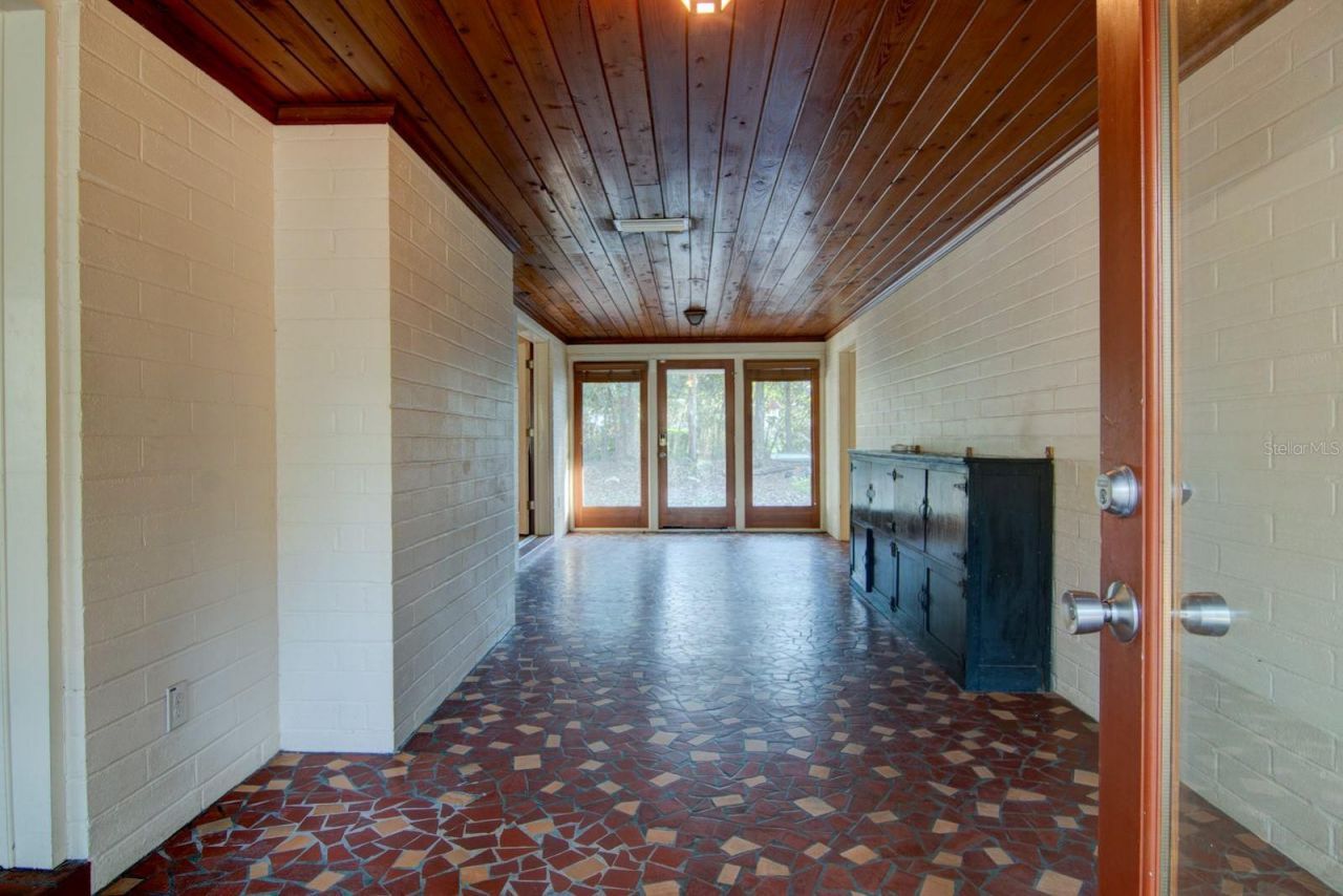 2049 NW 9th Avenue, Gainesville, FL 32603 Photo