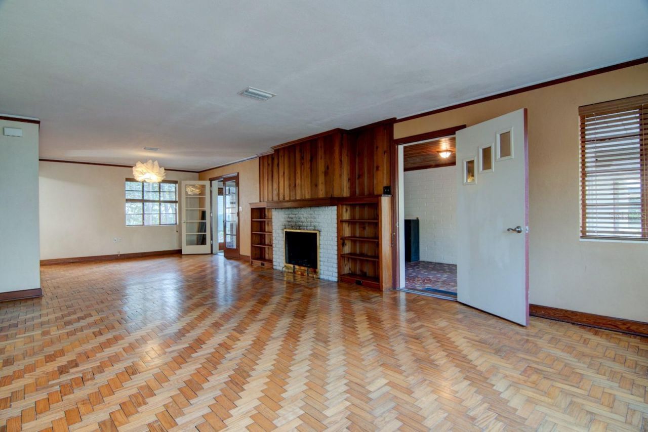 2049 NW 9th Avenue, Gainesville, FL 32603 Photo