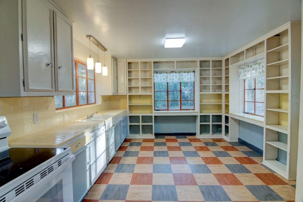 2049 NW 9th Avenue, Gainesville, FL 32603 Photo