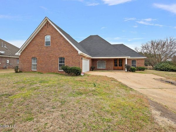 702 Meadow View Cove, Byram, MS 39272