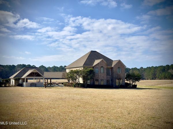 1261 Brumfield Rd. SW, Bogue Chitto, MS 39629