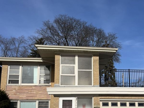 2308 Oakton Street, Unit 2, Park Ridge, IL 60068