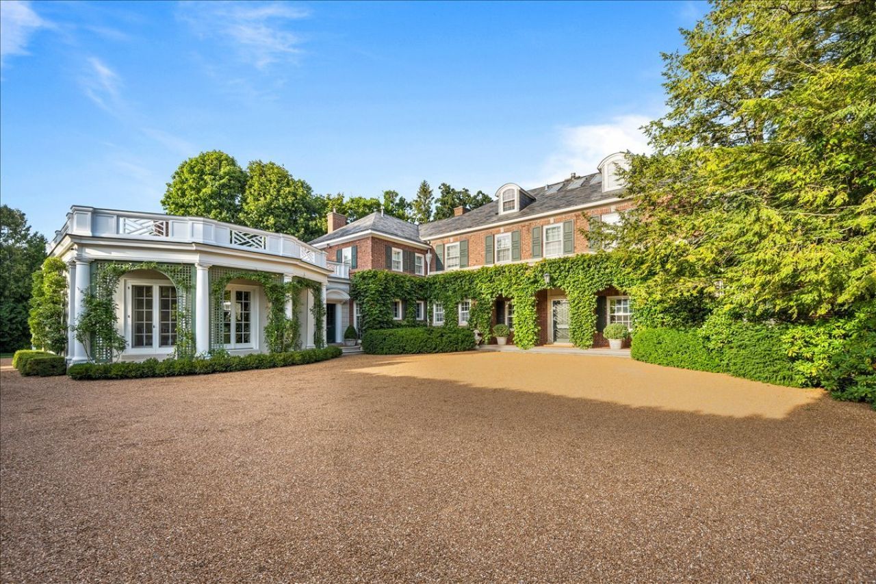 788 E Woodland Road, Lake Forest, IL 60045