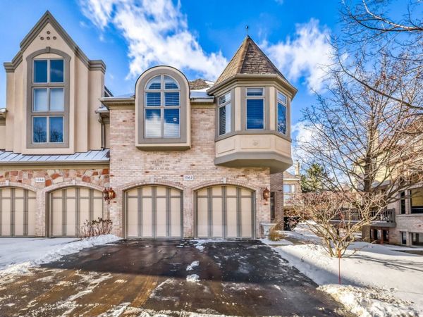 1562 S Paul Le Comte Court, Palatine, IL 60067