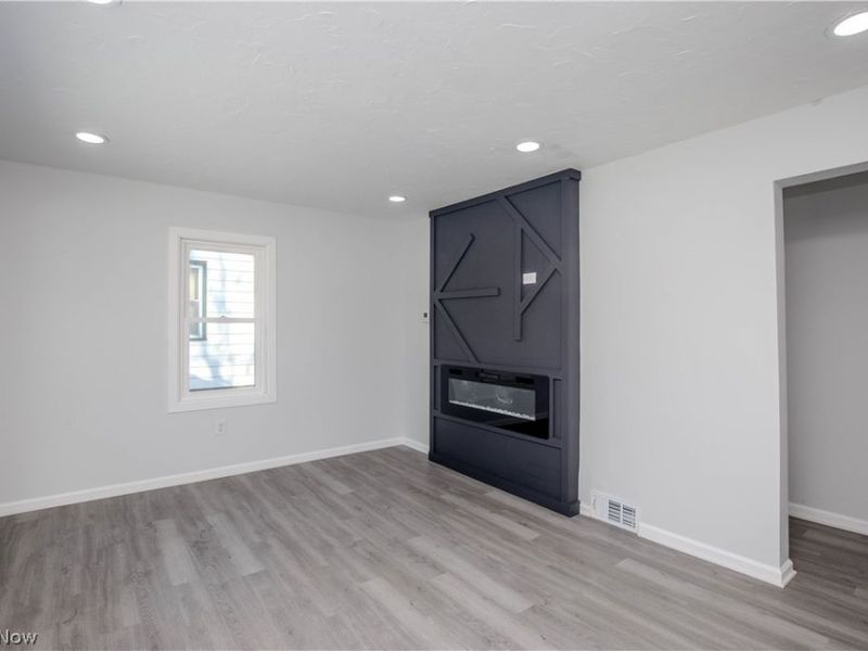 1291 Roslyn Avenue, Akron, OH 44320 Photo 3