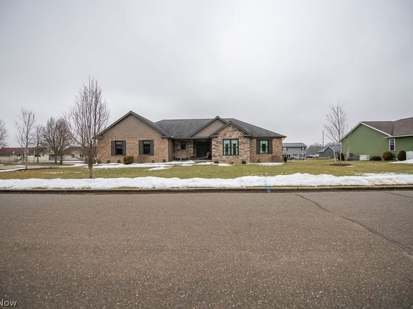 3912 Clay Court SE, Dennison, OH 44621