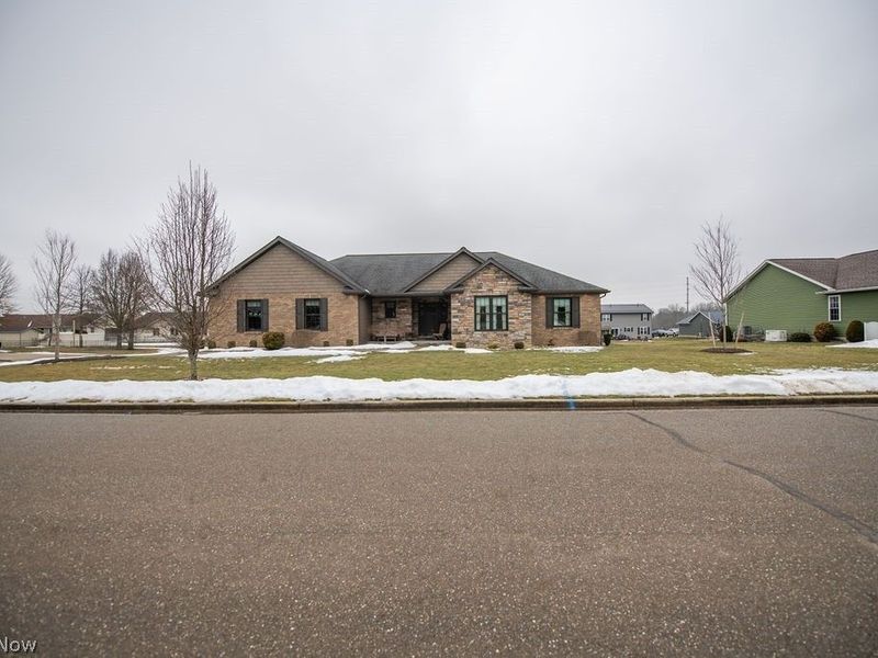 3912 Clay Court SE, Dennison, OH 44621 Photo 1