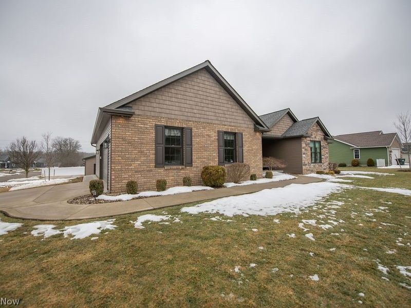 3912 Clay Court SE, Dennison, OH 44621 Photo 3