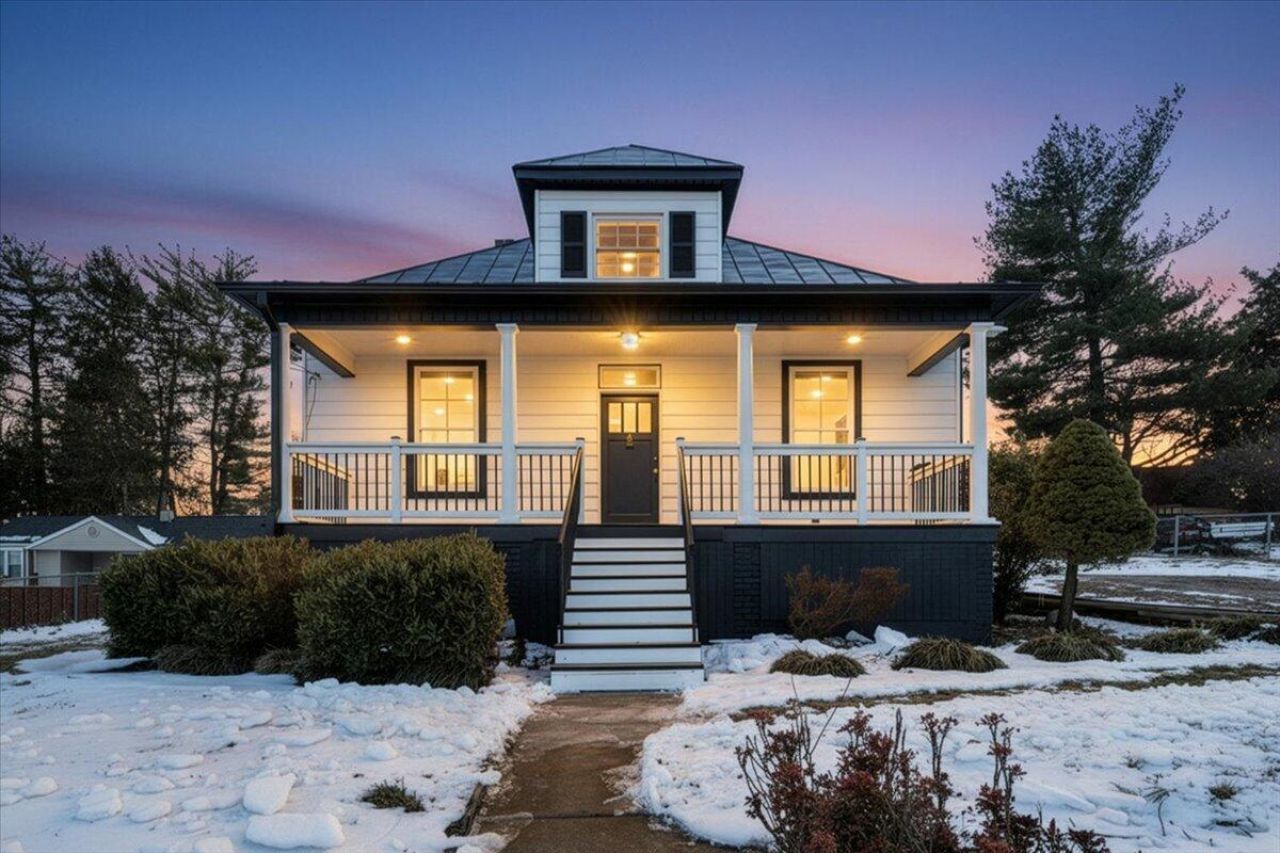 411 W Cleveland Ave, Vinton, VA 24179 Main Photo