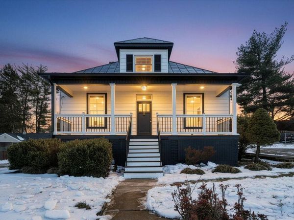 411 W Cleveland AVE, Vinton, VA 24179