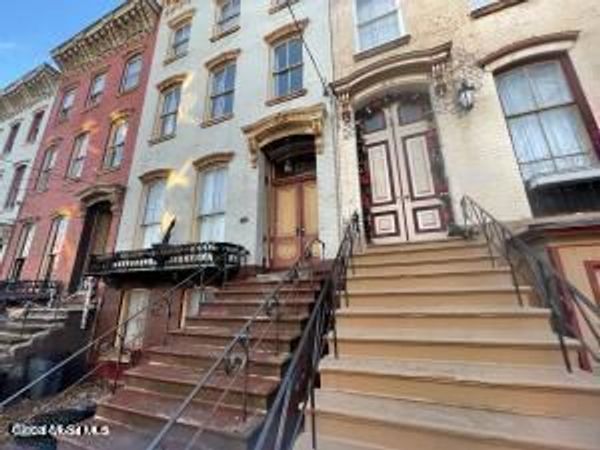 17 Ash Grove Place, Unit 4, Albany, NY 12202