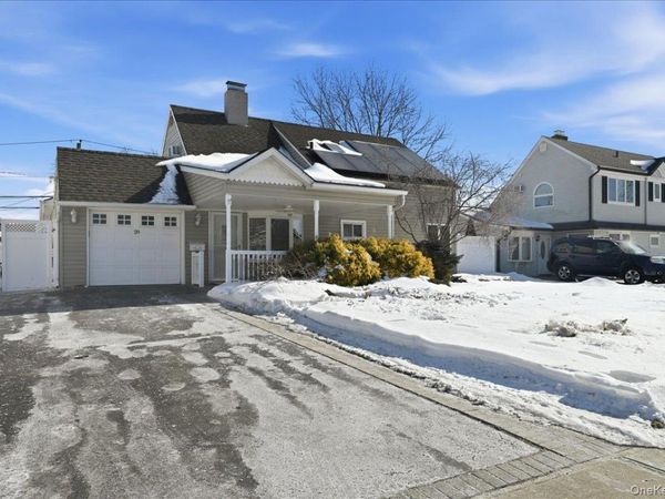 29 Disc Lane , Wantagh, NY 11793