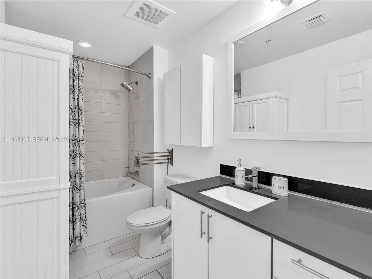 999 SW 1st Ave, Unit 1201, Miami, FL 33130 Photo