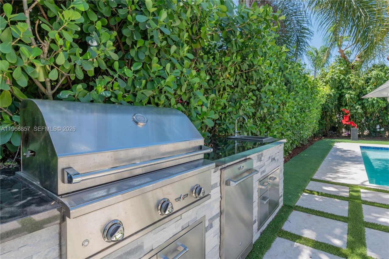 920 Alava Ave, Coral Gables, FL 33146 Photo