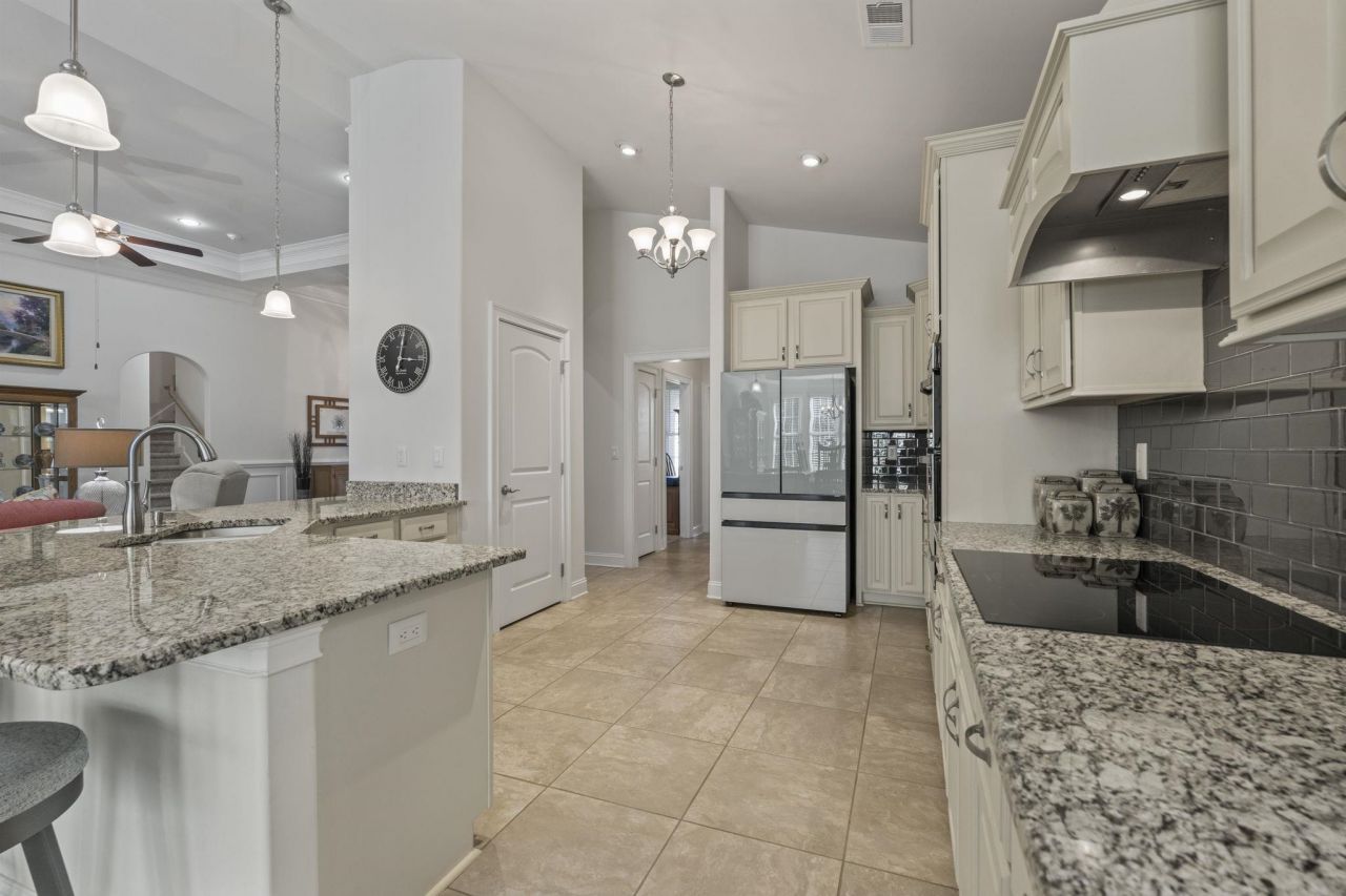 2318 Via Palma Dr. Photo 11