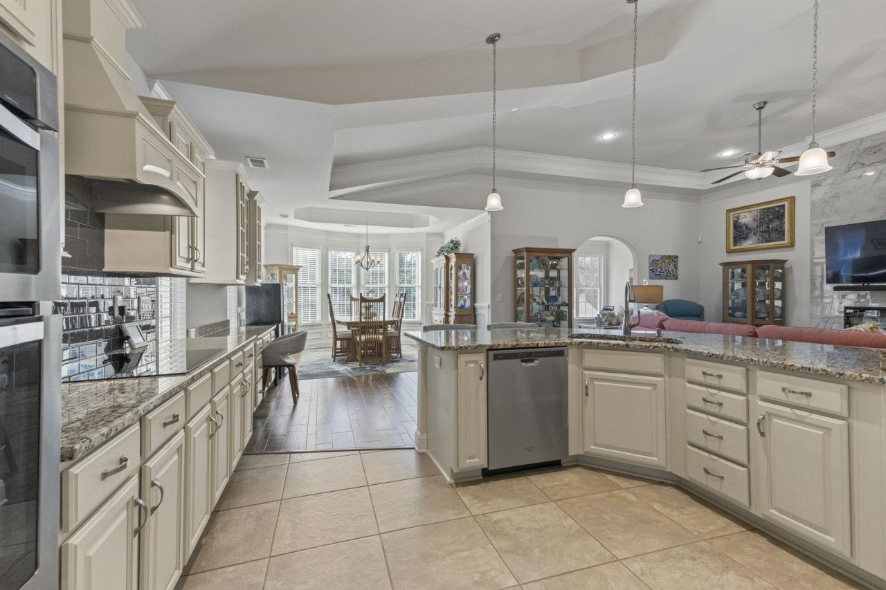 2318 Via Palma Dr. Photo 13