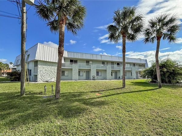 5111 Manor CT , Unit 4, CAPE CORAL, FL 33904
