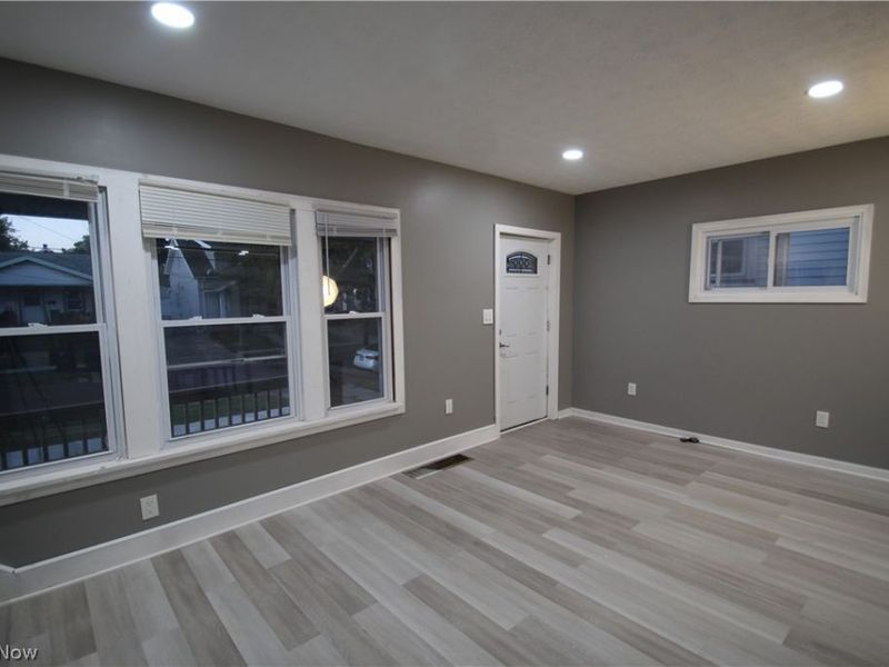 10909 Fortune Avenue, Cleveland, OH 44111 Photo 21