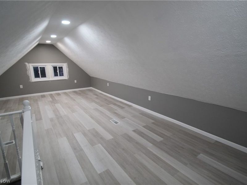 10909 Fortune Avenue, Cleveland, OH 44111 Photo 38