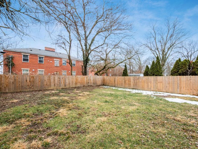 194 N Kellner Road , Columbus, OH 43209 Photo 31