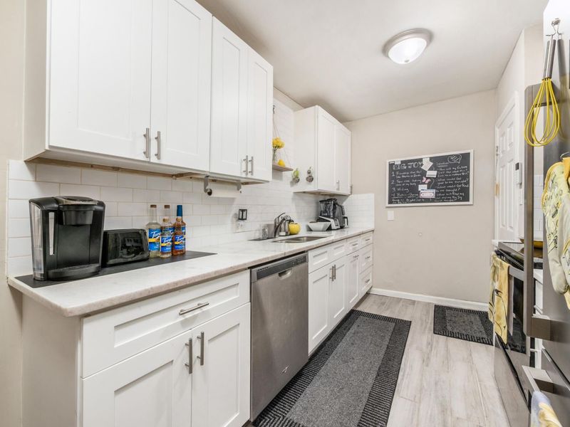 194 N Kellner Road , Columbus, OH 43209 Photo 6