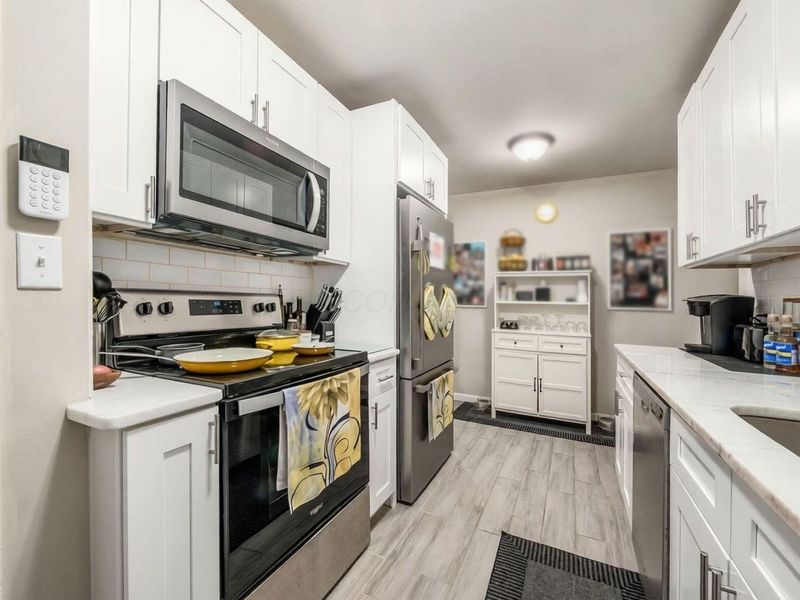 194 N Kellner Road , Columbus, OH 43209 Photo 7