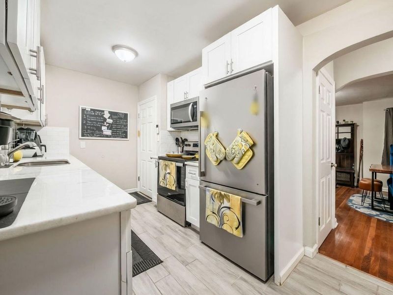 194 N Kellner Road , Columbus, OH 43209 Photo 9