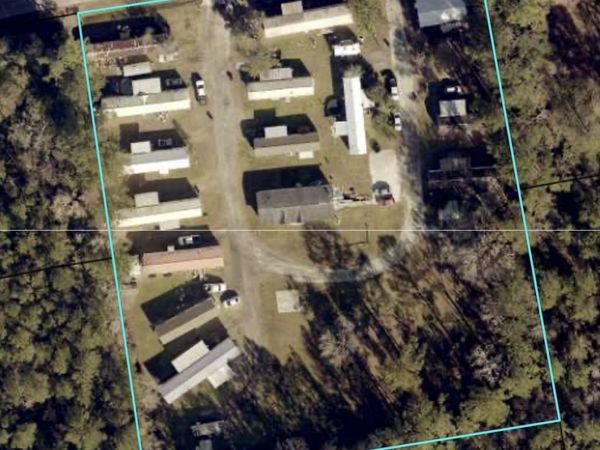 727 W 3rd Street, Woodbine, GA 31569