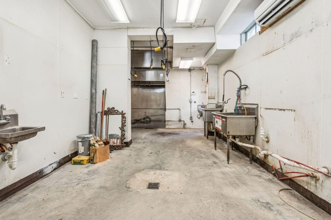 60 Bull Street Photo 10