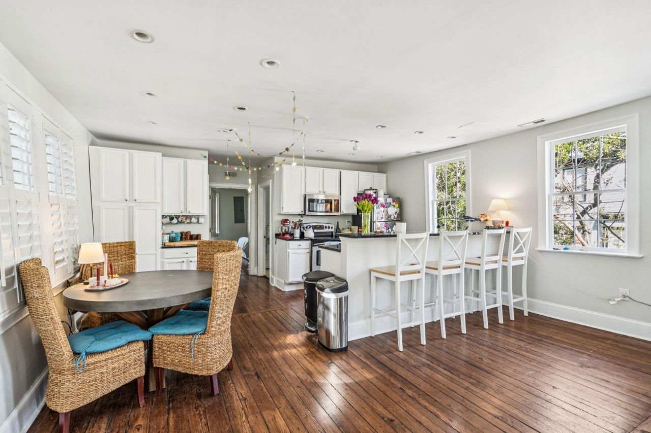 60 Bull Street Photo 11