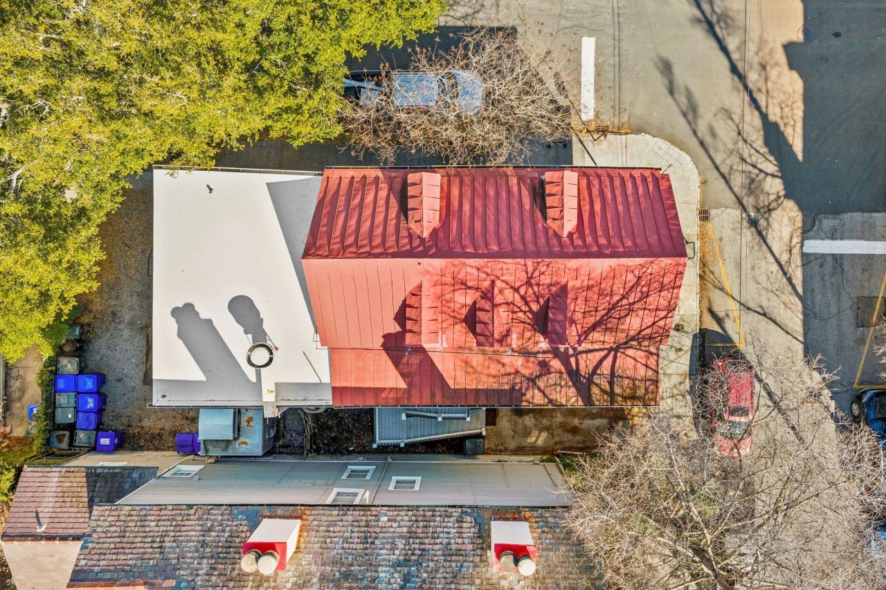 60 Bull Street Photo 6