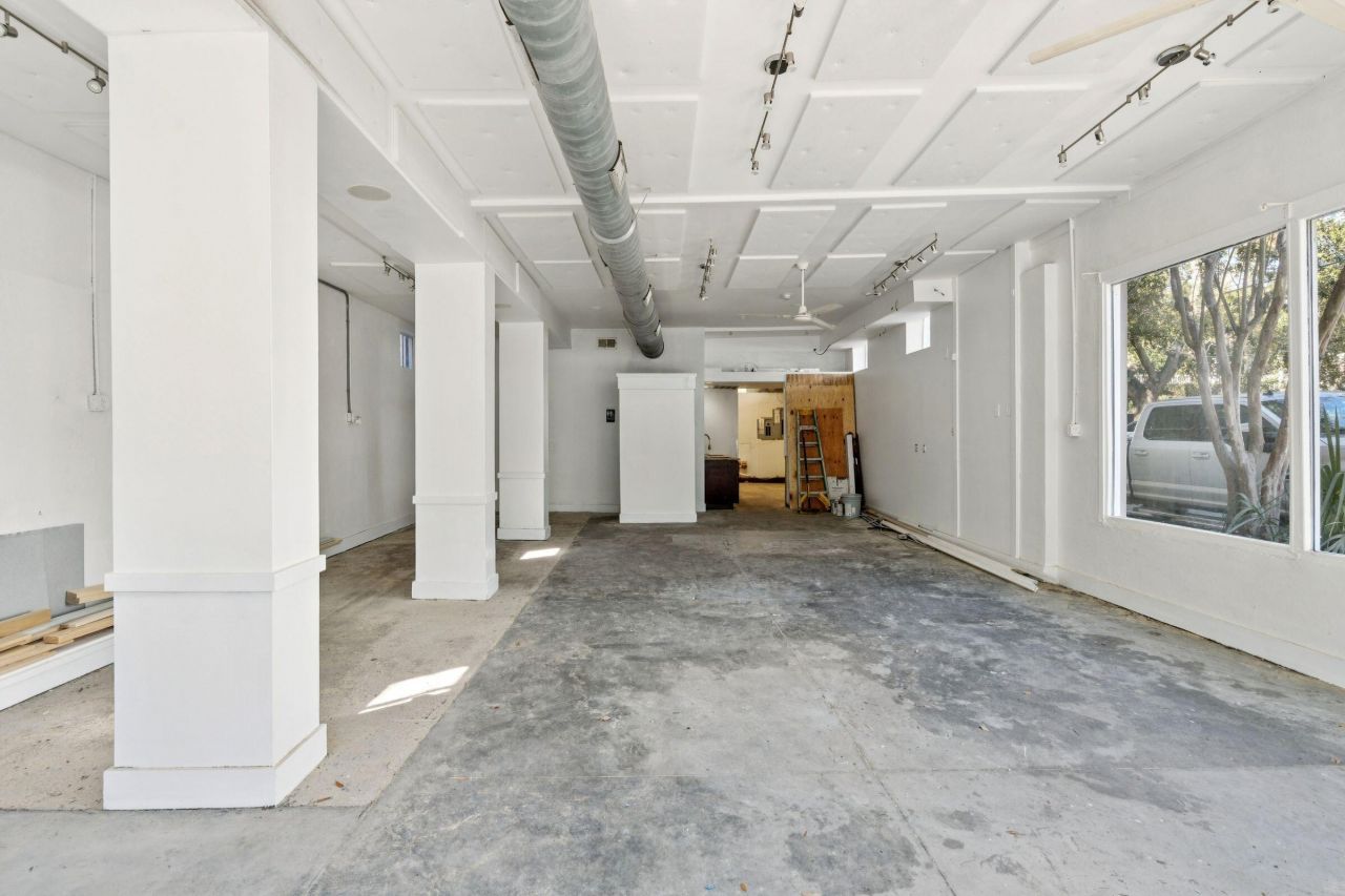 60 Bull Street Photo 8